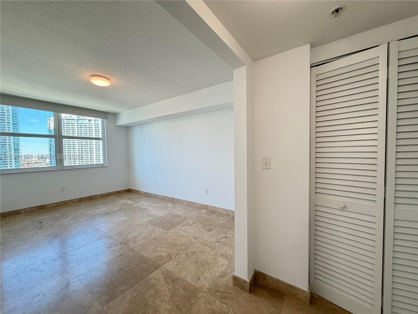 31 SE 5th St #3009, Miami FL 33131