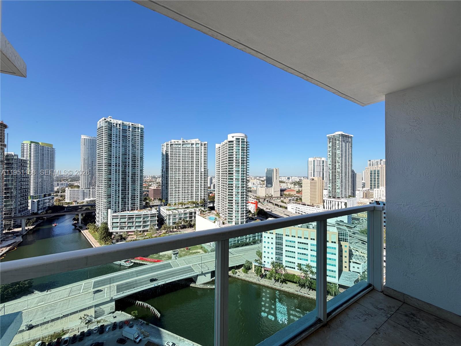31 SE 5th St #3009, Miami FL 33131