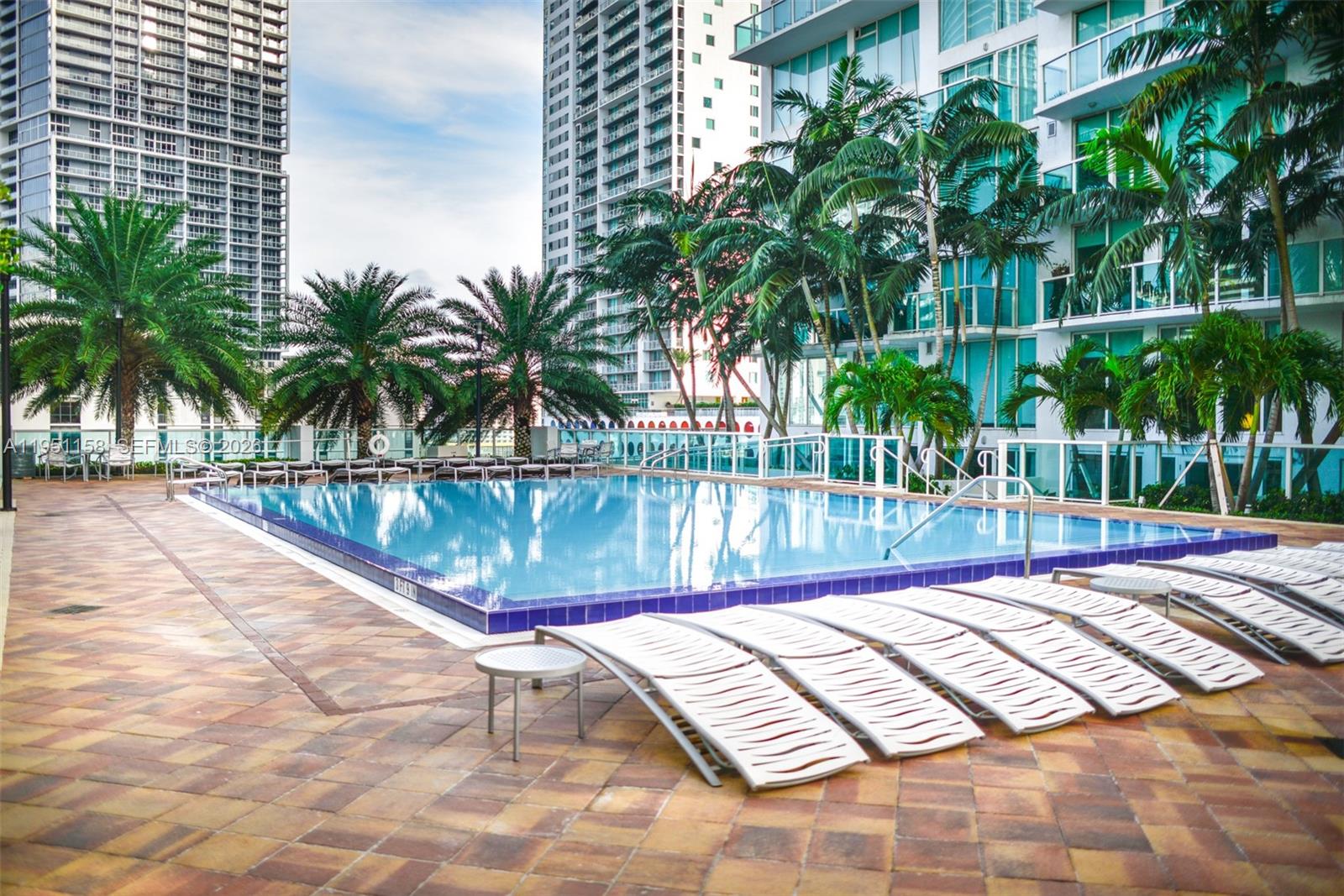 31 SE 5th St #3009, Miami FL 33131