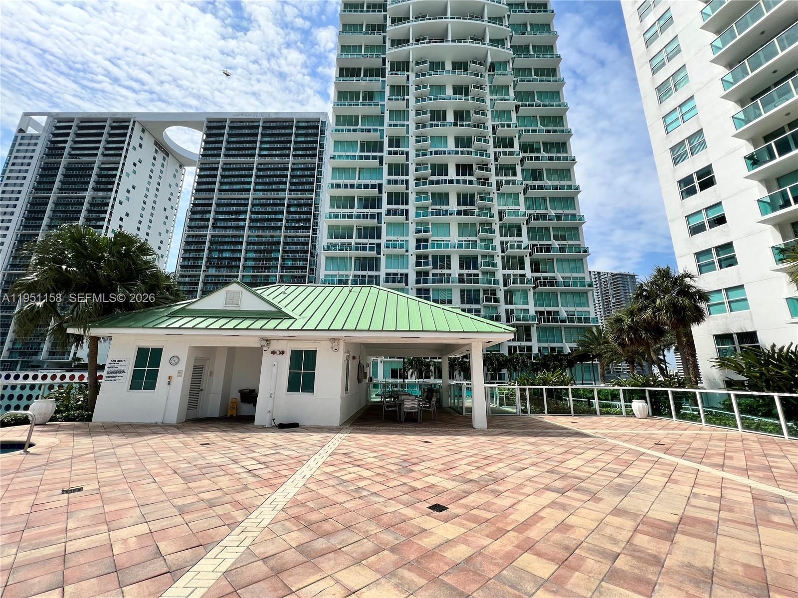 31 SE 5th St #3009, Miami FL 33131