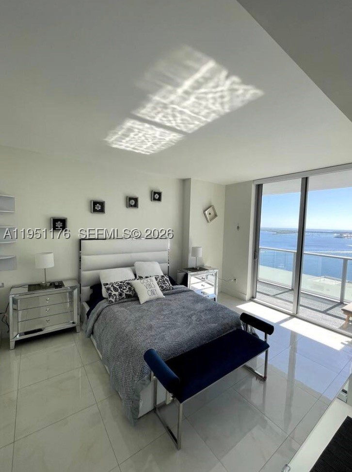 1300 Brickell Bay Dr #2405, Miami FL 33131
