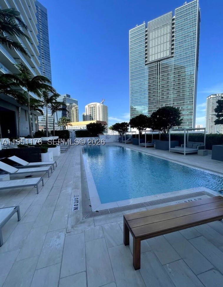 1300 Brickell Bay Dr #2405, Miami FL 33131