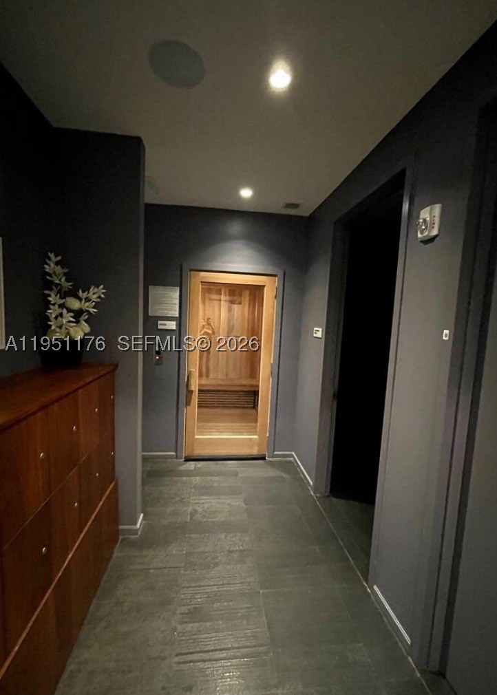 1300 Brickell Bay Dr #2405, Miami FL 33131