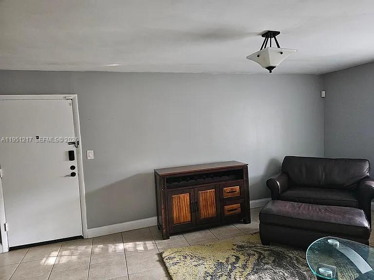 1100 Salzedo St #1A, Coral Gables FL 33134