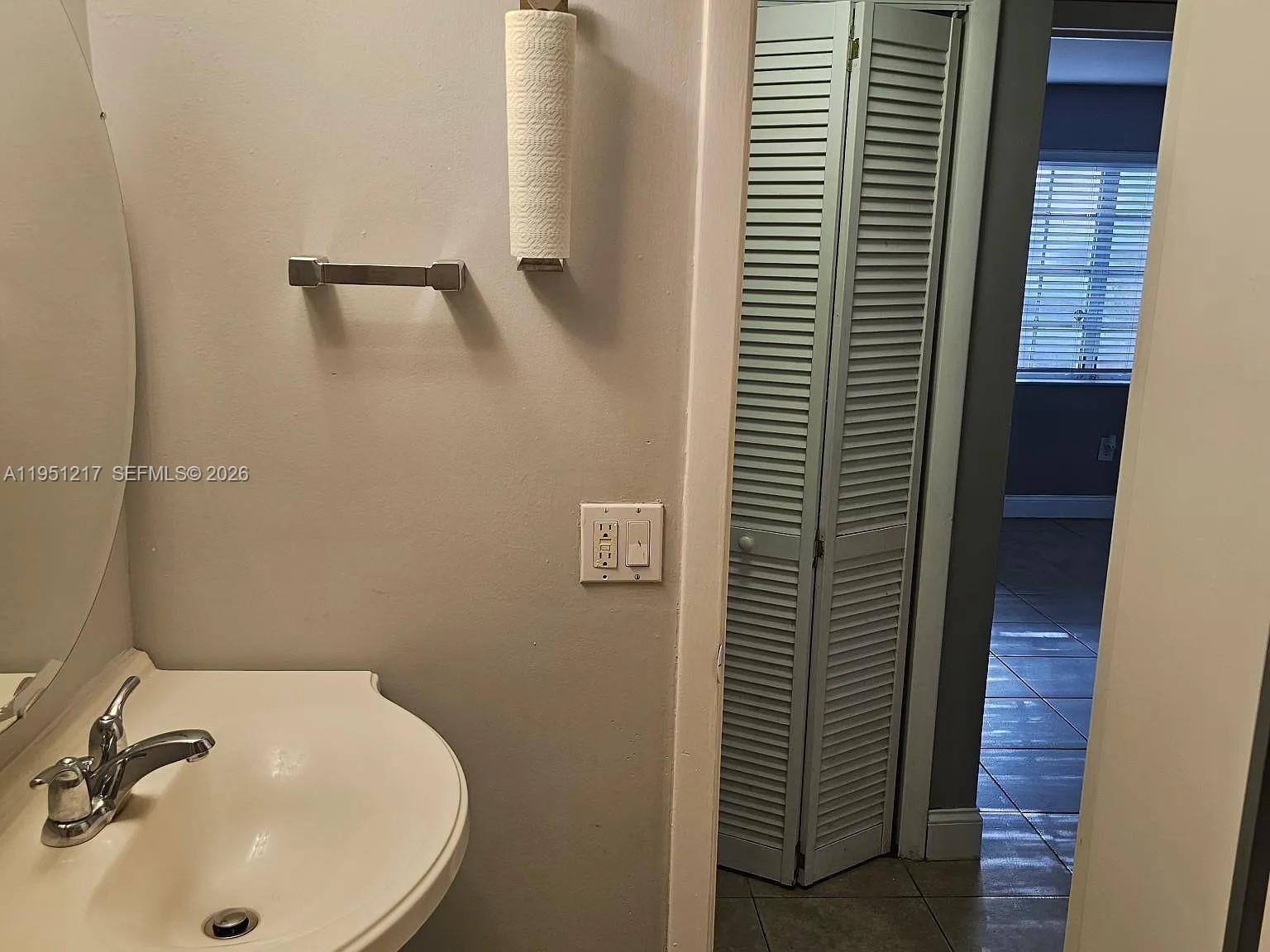 1100 Salzedo St #1A, Coral Gables FL 33134