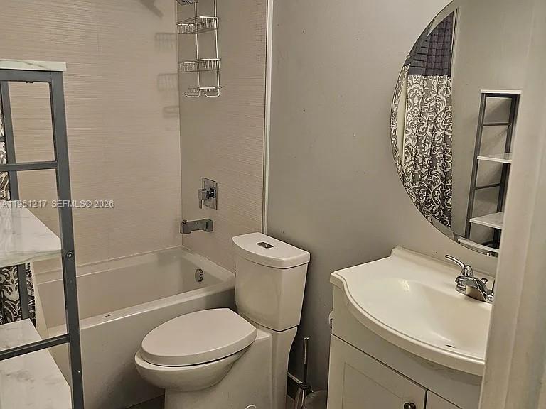 1100 Salzedo St #1A, Coral Gables FL 33134