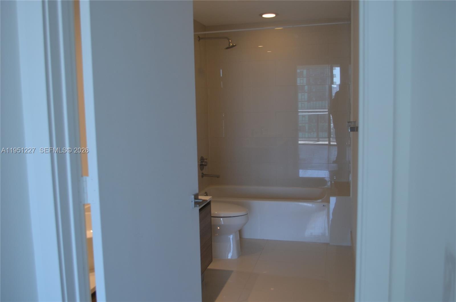 121 NE 34th St #1803, Miami FL 33137