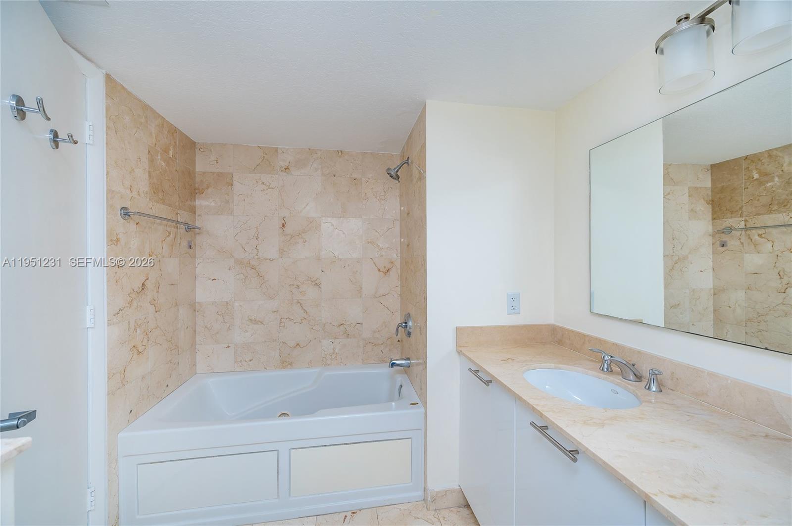 1800 N Bayshore Dr #2503, Miami FL 33132