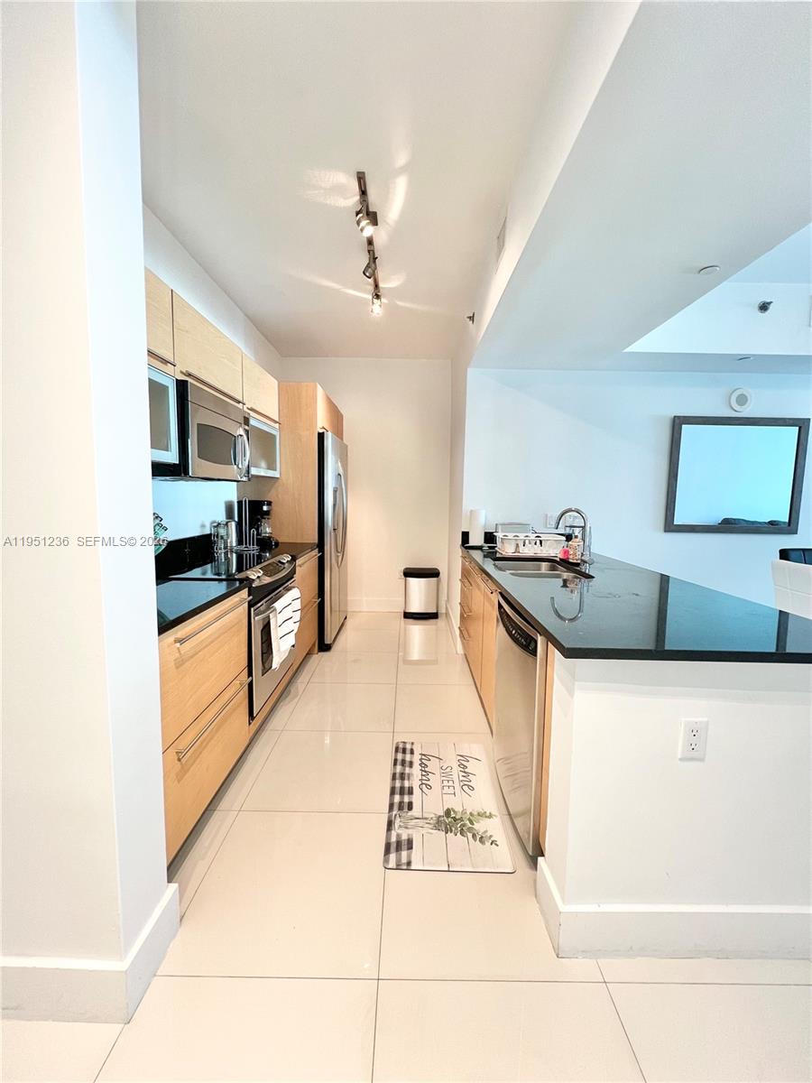 950 Brickell Bay Dr #1101, Miami FL 33131