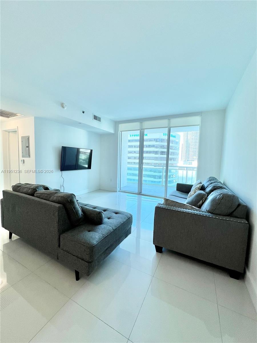 950 Brickell Bay Dr #1101, Miami FL 33131