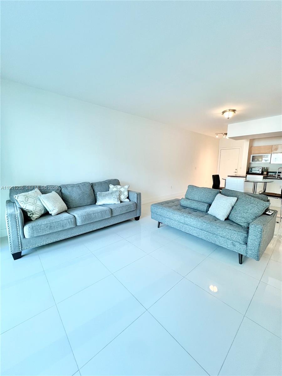 950 Brickell Bay Dr #1101, Miami FL 33131