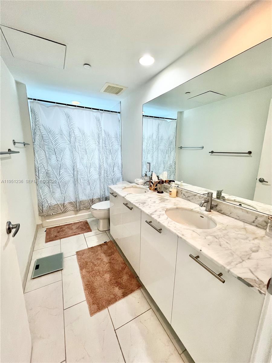 950 Brickell Bay Dr #1101, Miami FL 33131