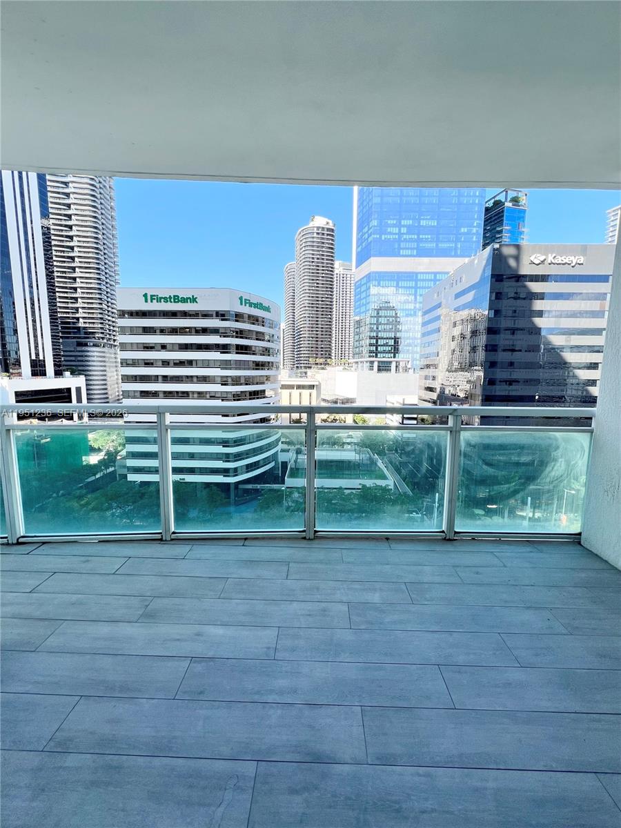 950 Brickell Bay Dr #1101, Miami FL 33131