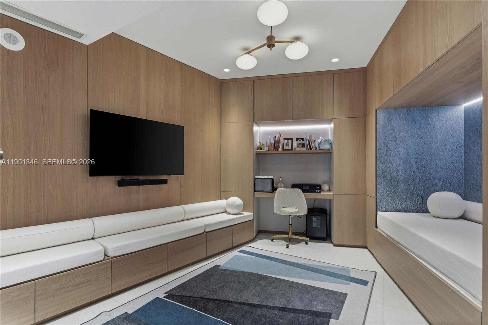 851 NE 1st Ave #3411, Miami FL 33132
