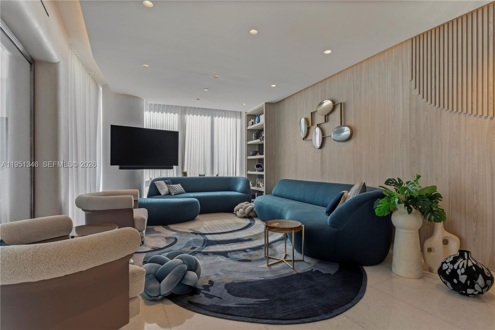 851 NE 1st Ave #3411, Miami FL 33132