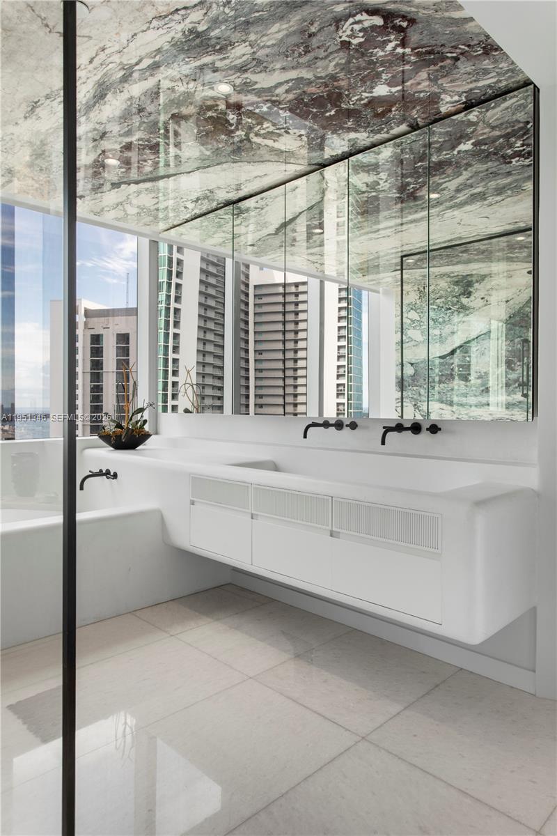 851 NE 1st Ave #3411, Miami FL 33132