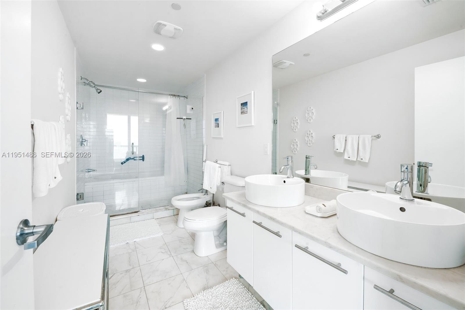 888 Biscayne Blvd #2802, Miami FL 33132