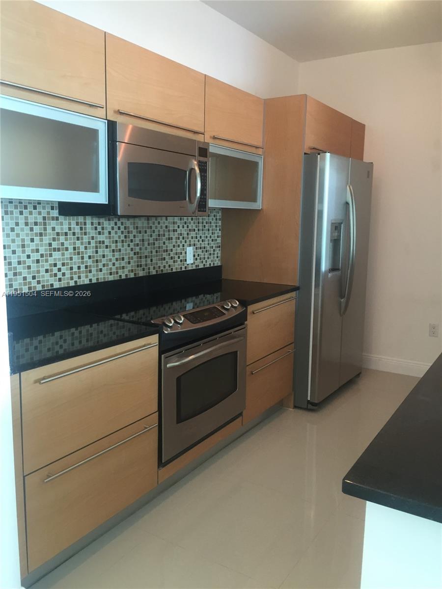 950 Brickell Bay Dr #2301, Miami FL 33131