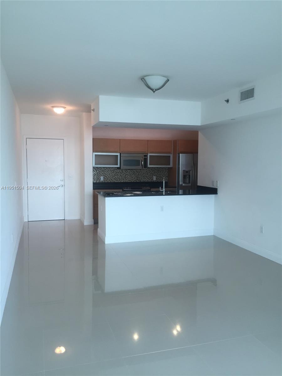 950 Brickell Bay Dr #2301, Miami FL 33131