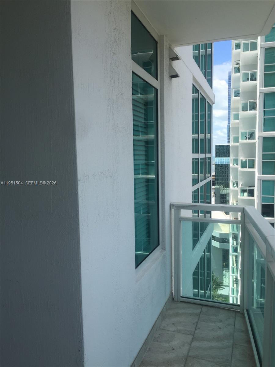 950 Brickell Bay Dr #2301, Miami FL 33131
