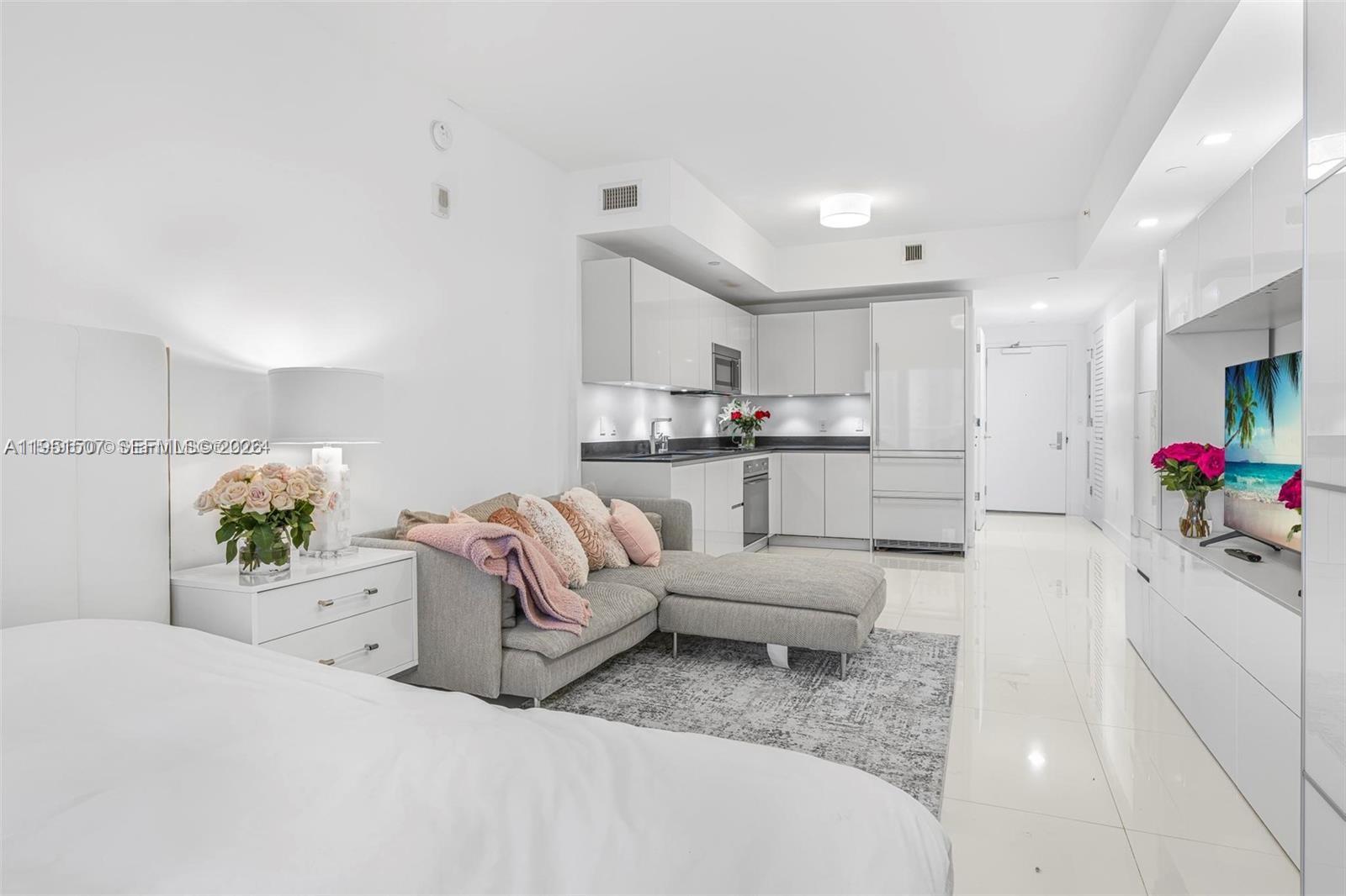 1010 Brickell Ave #1710, Miami FL 33131