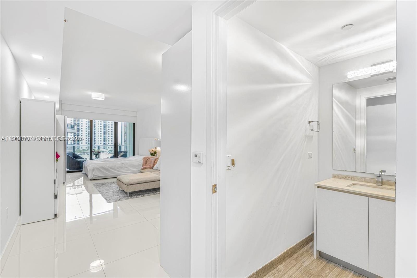 1010 Brickell Ave #1710, Miami FL 33131