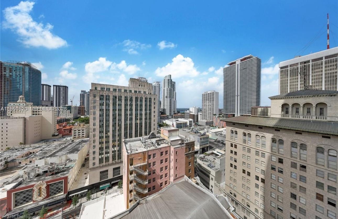 151 SE 1st St #1706, Miami FL 33131