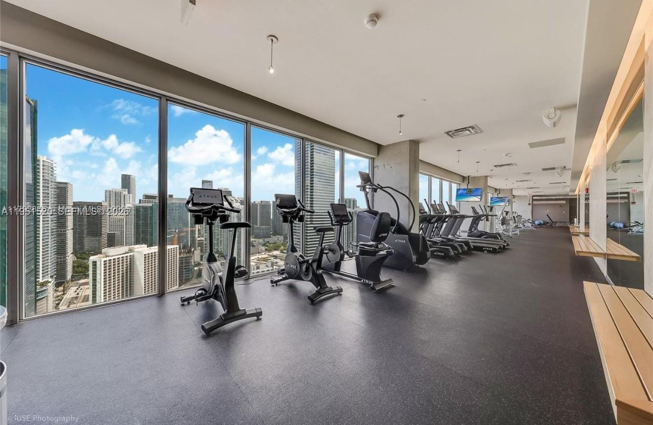 151 SE 1st St #1706, Miami FL 33131
