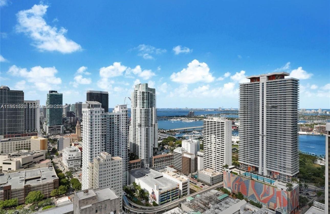 151 SE 1st St #1706, Miami FL 33131