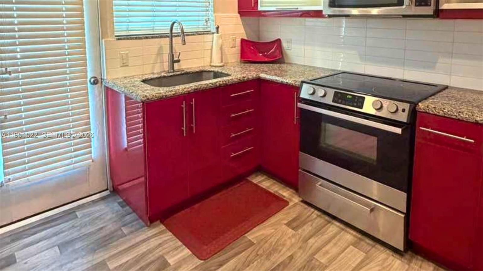20 Park Dr #7, Bal Harbour FL 33154