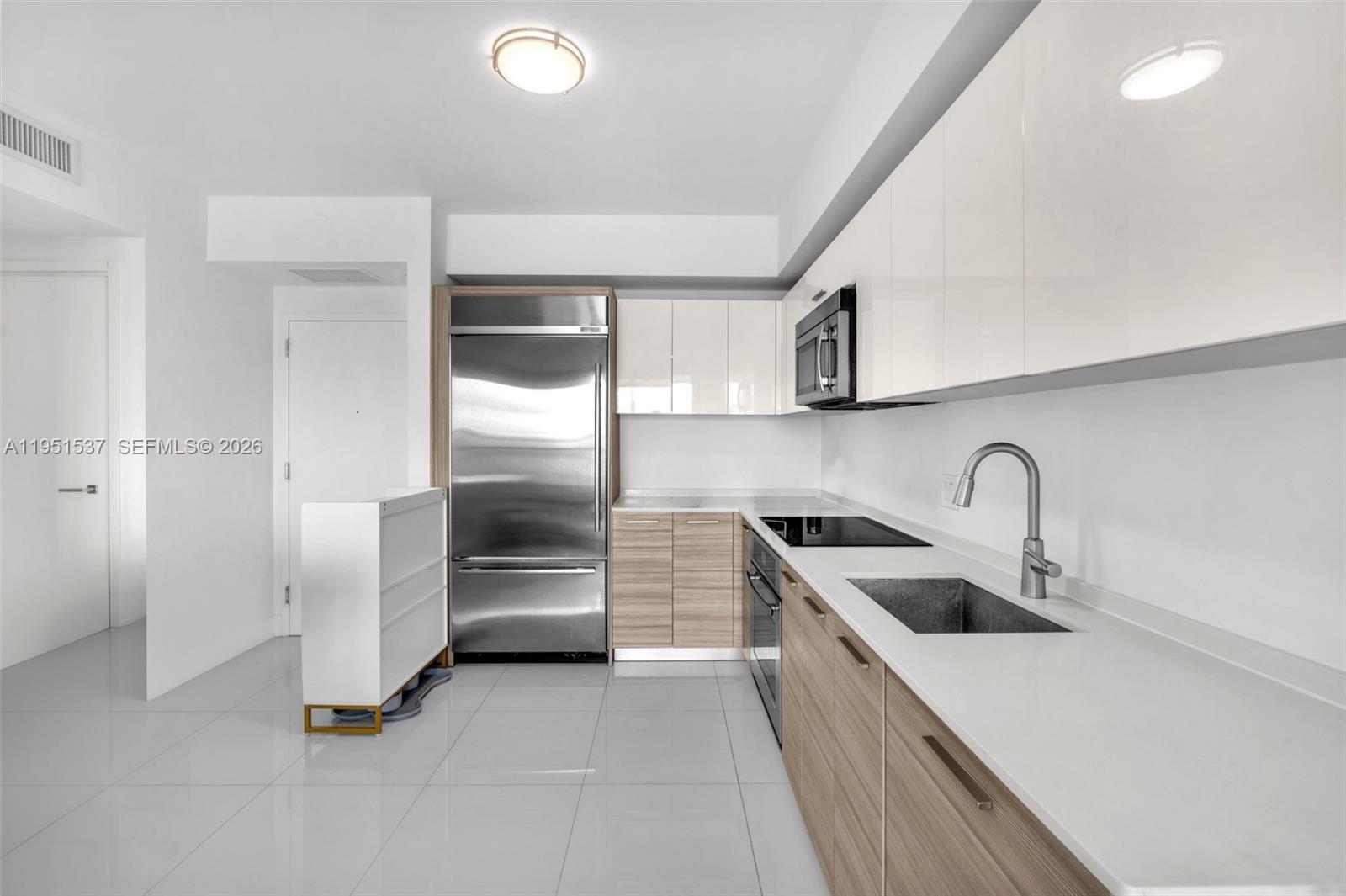 1300 Brickell Bay Dr #2507, Miami FL 33131