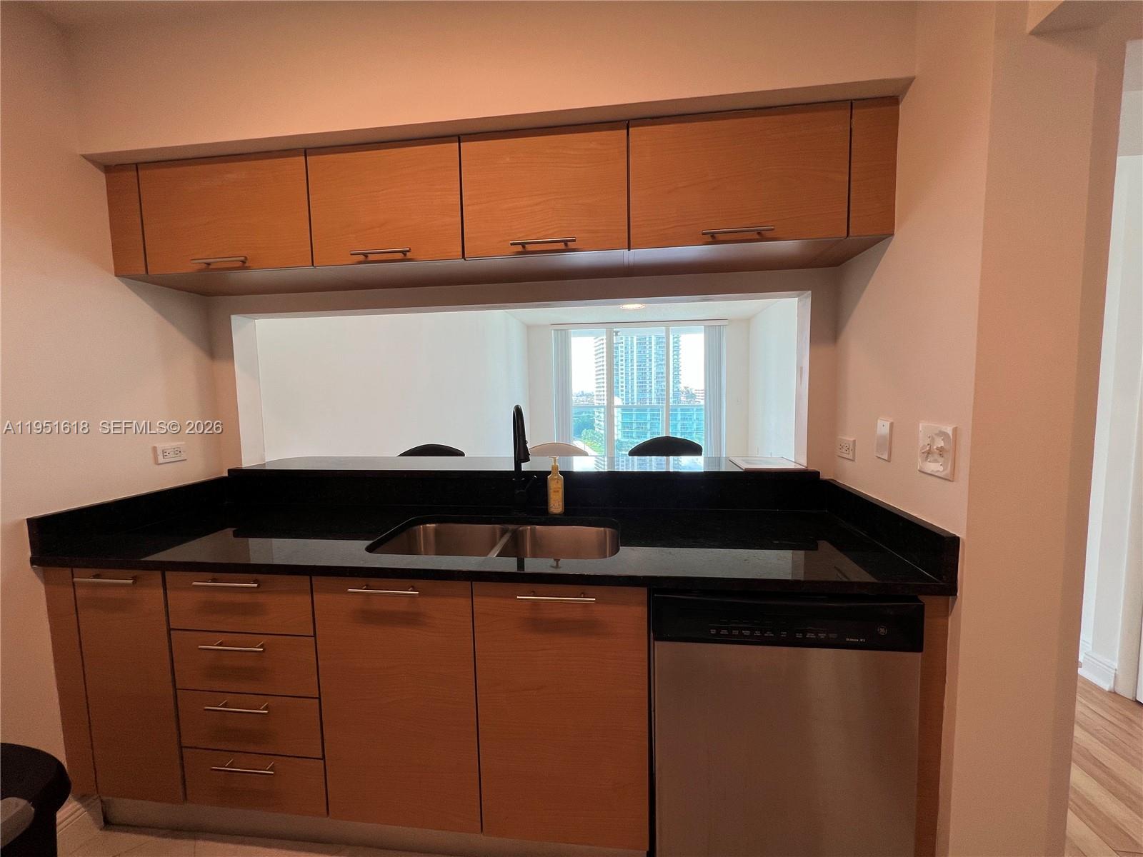 31 SE 5th St #1409, Miami FL 33131