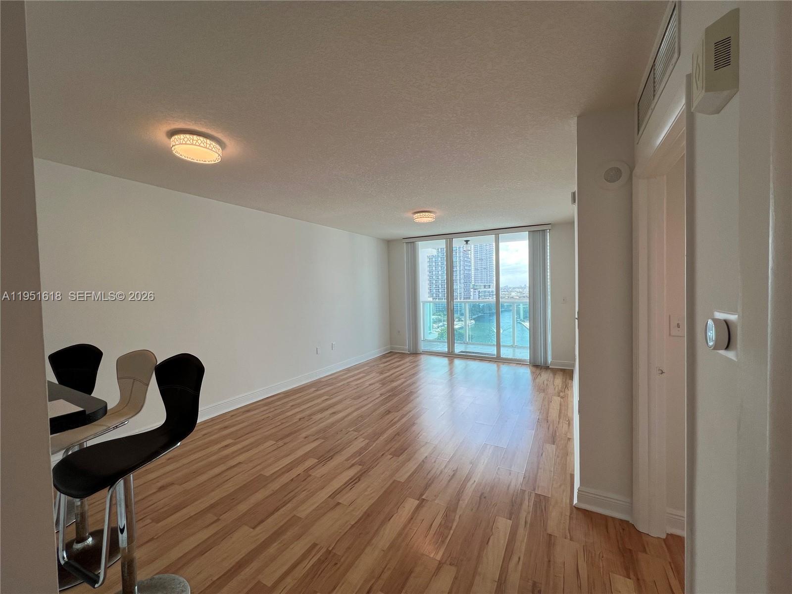 31 SE 5th St #1409, Miami FL 33131