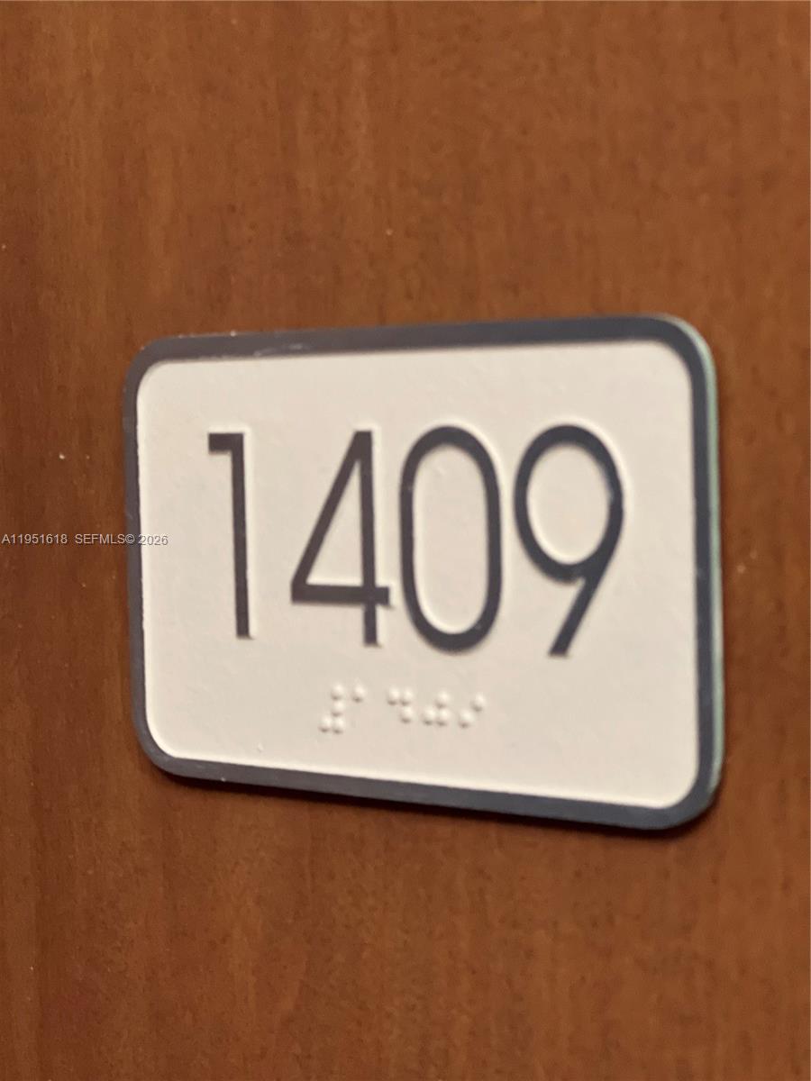 31 SE 5th St #1409, Miami FL 33131