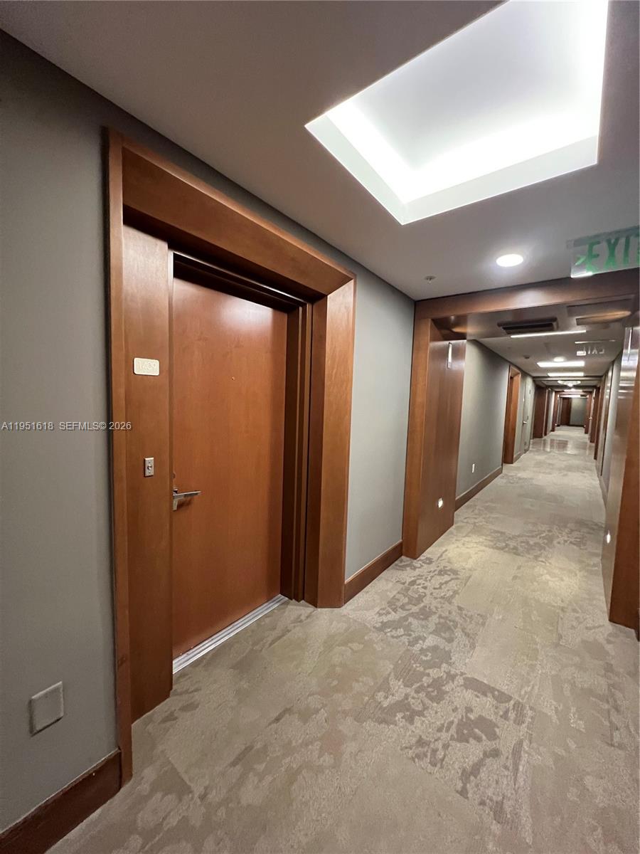 31 SE 5th St #1409, Miami FL 33131