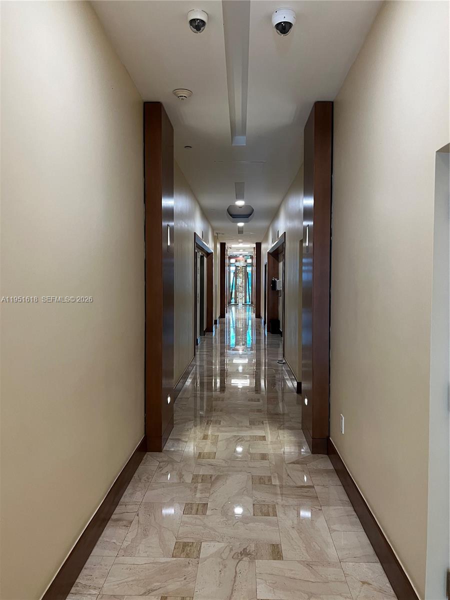 31 SE 5th St #1409, Miami FL 33131