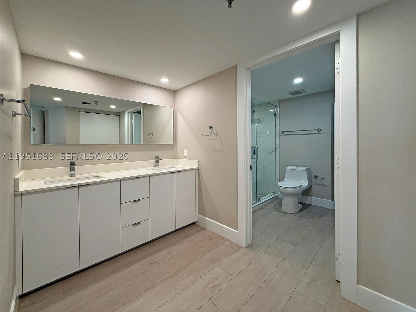 520 Brickell Key Dr #A1010, Miami FL 33131