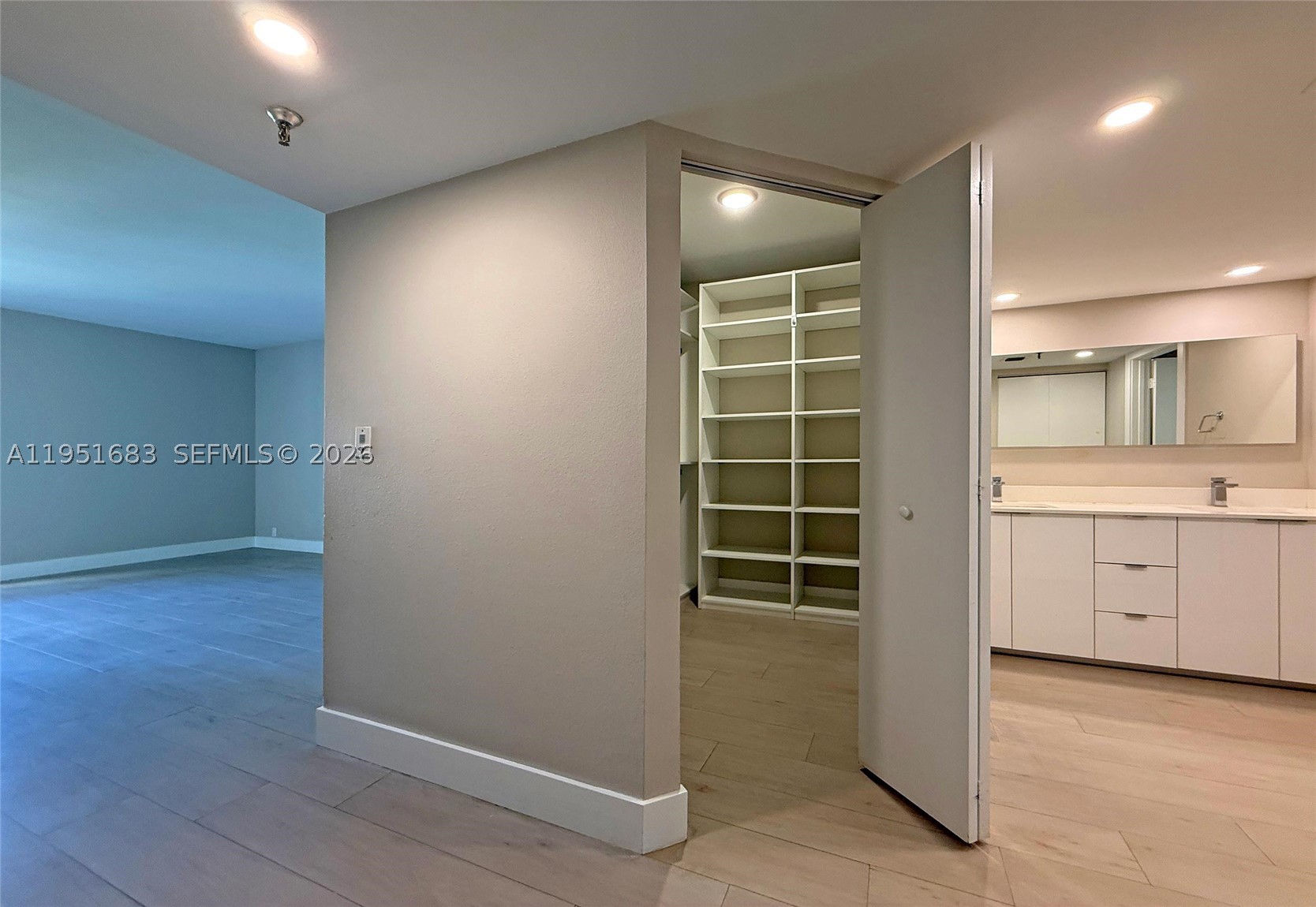 520 Brickell Key Dr #A1010, Miami FL 33131