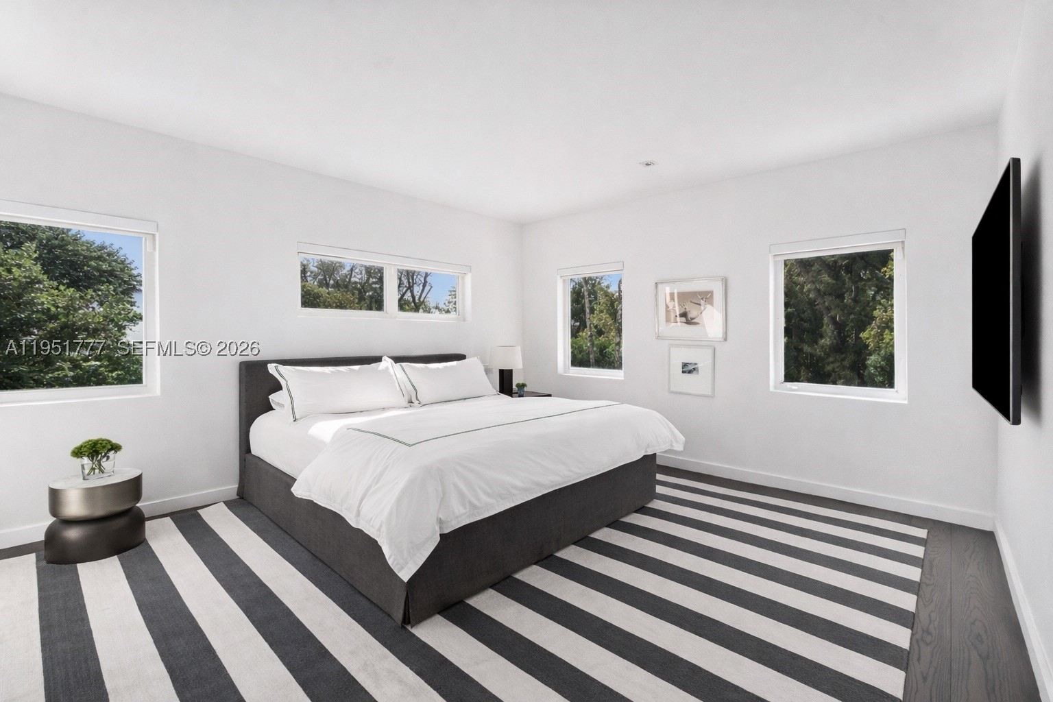 3325 Pine Tree Dr, Miami Beach FL 33140