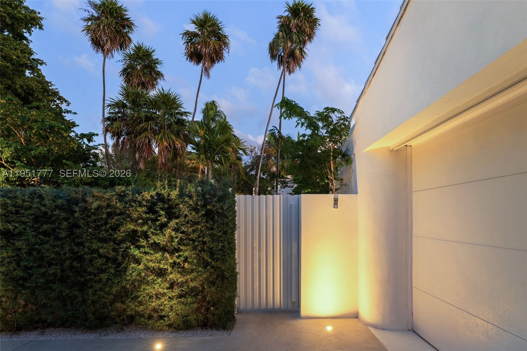3325 Pine Tree Dr, Miami Beach FL 33140