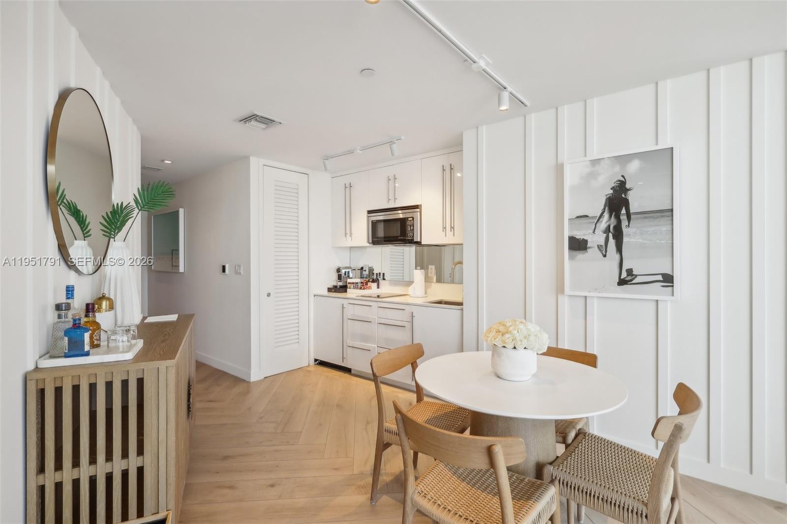 2201 Collins Ave #1511, Miami Beach FL 33139
