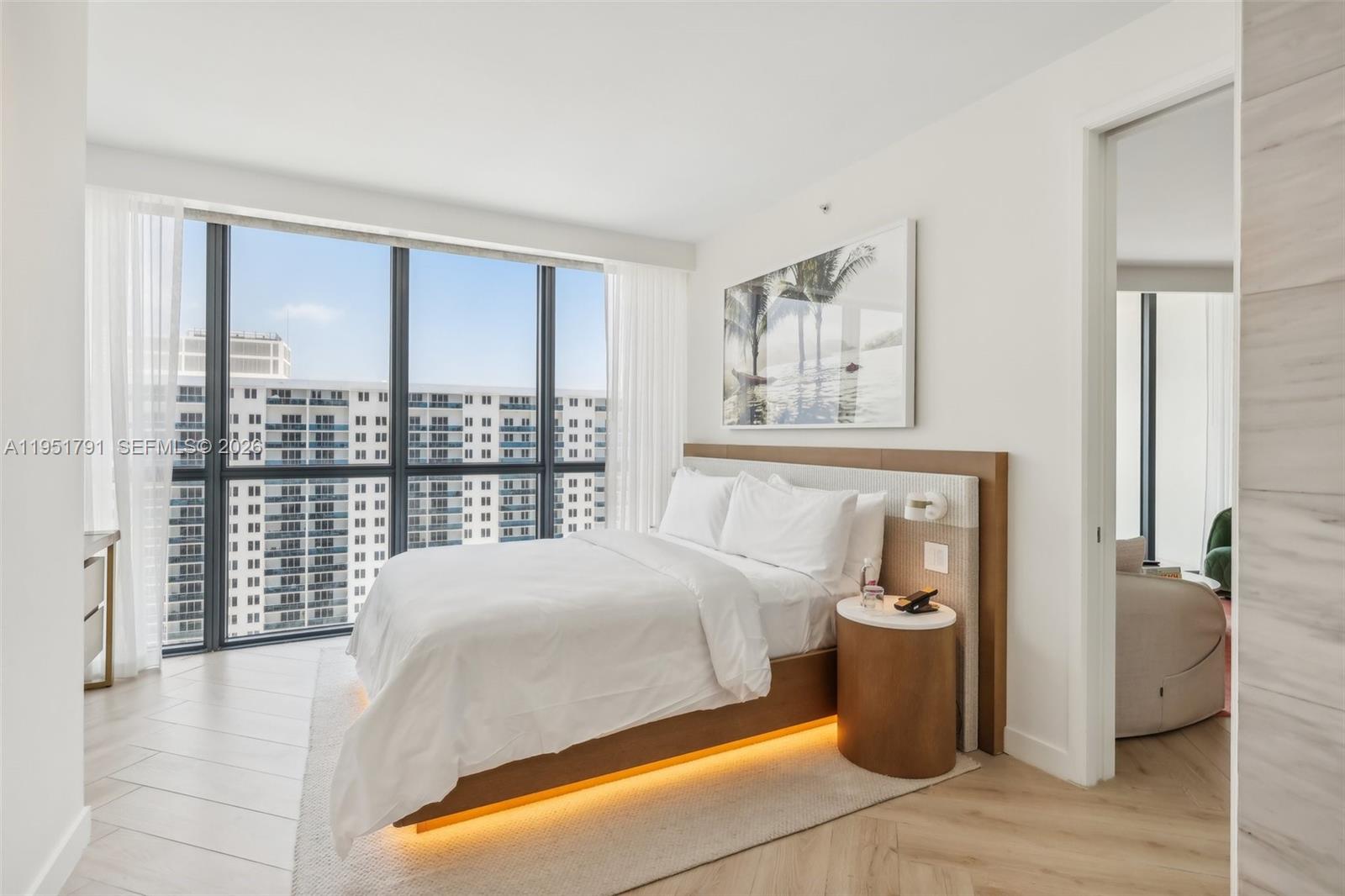 2201 Collins Ave #1511, Miami Beach FL 33139