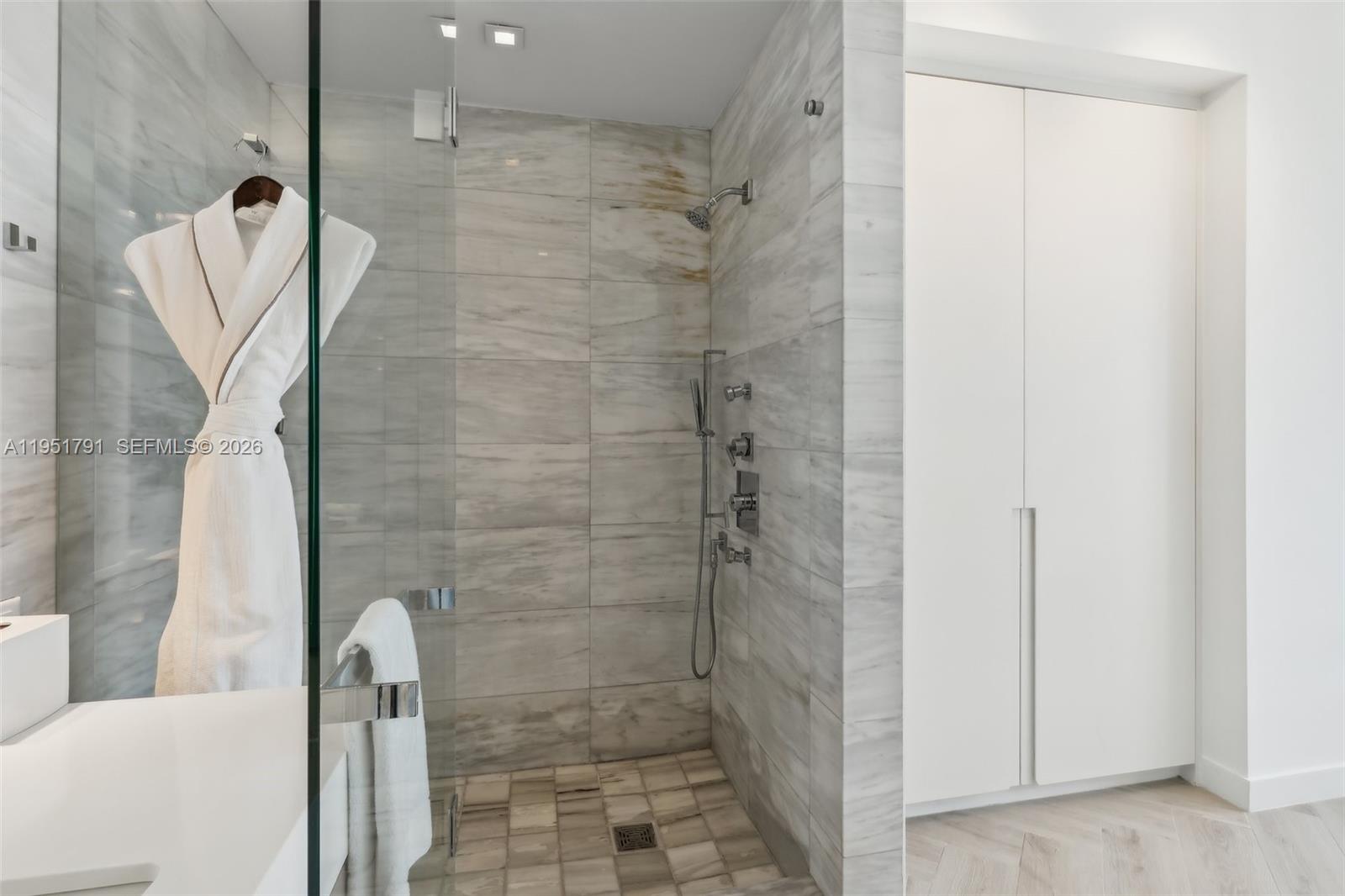 2201 Collins Ave #1511, Miami Beach FL 33139