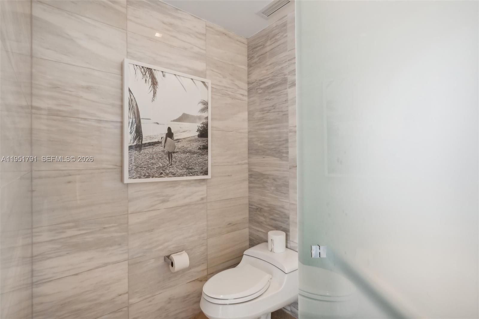 2201 Collins Ave #1511, Miami Beach FL 33139