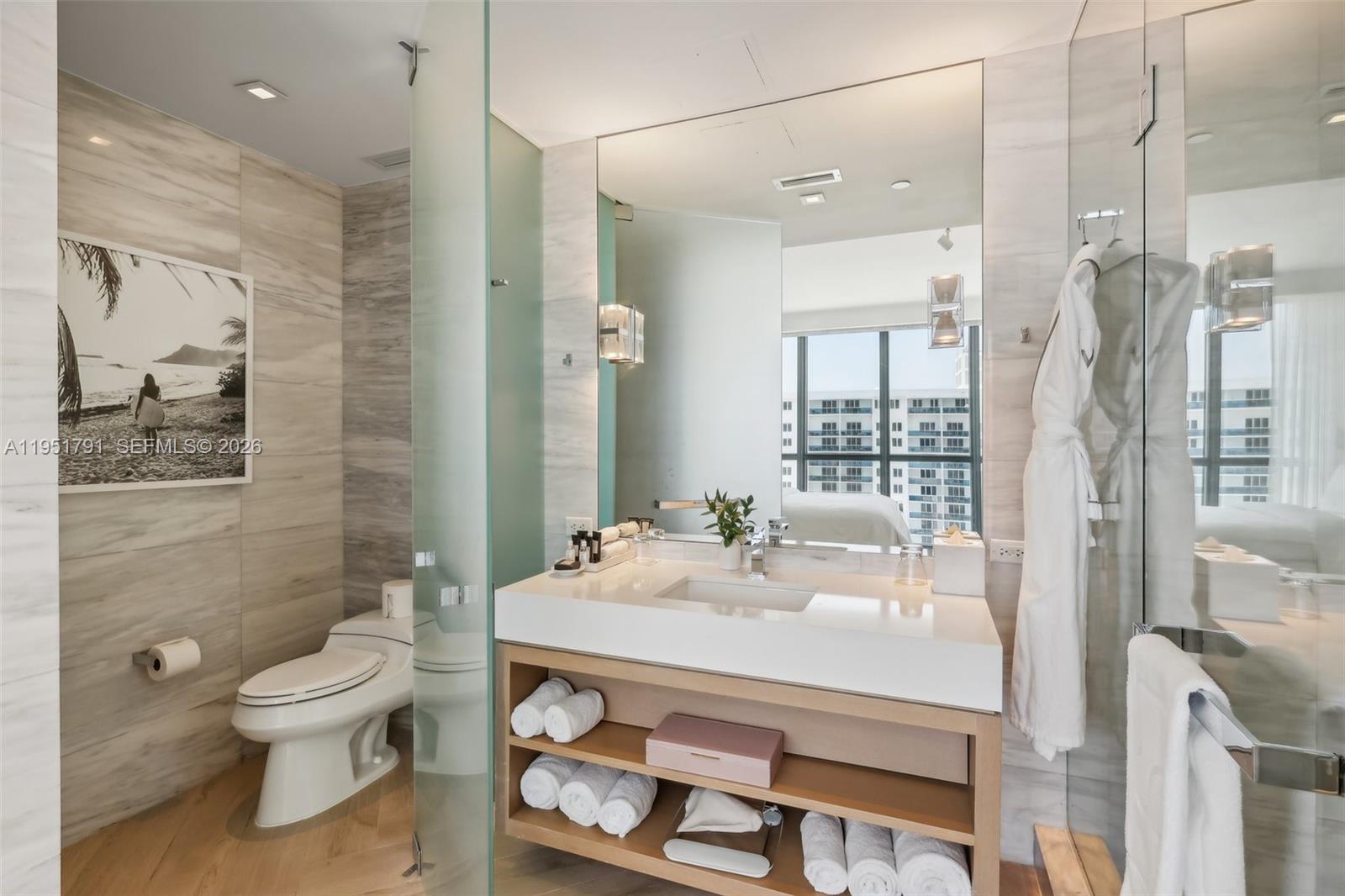 2201 Collins Ave #1511, Miami Beach FL 33139
