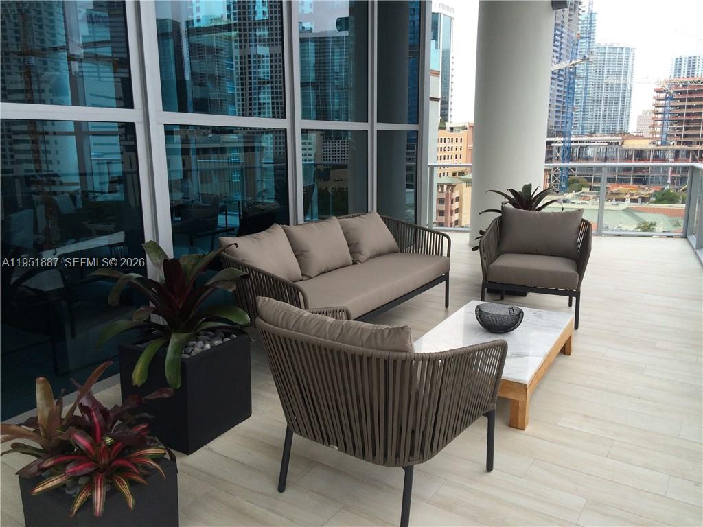 1100 S Miami Ave #2111, Miami FL 33130
