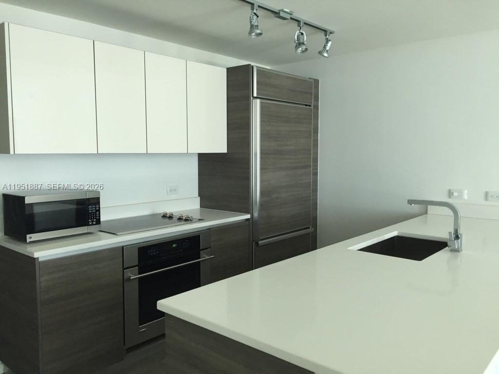 1100 S Miami Ave #2111, Miami FL 33130