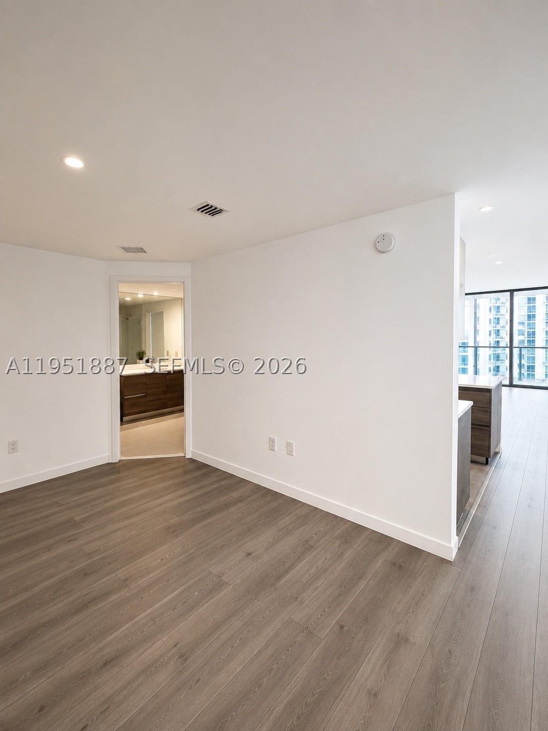 1100 S Miami Ave #2111, Miami FL 33130