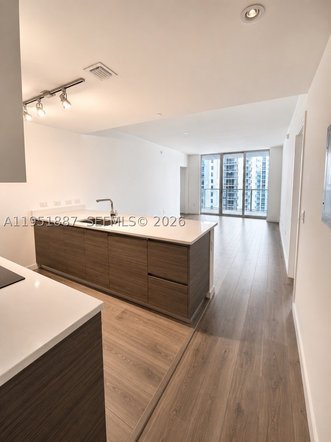 1100 S Miami Ave #2111, Miami FL 33130