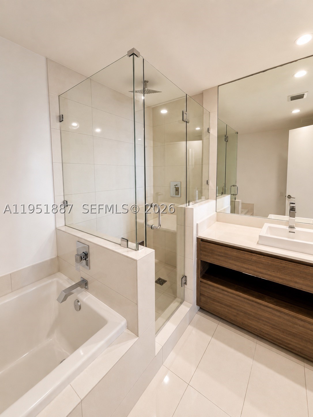 1100 S Miami Ave #2111, Miami FL 33130